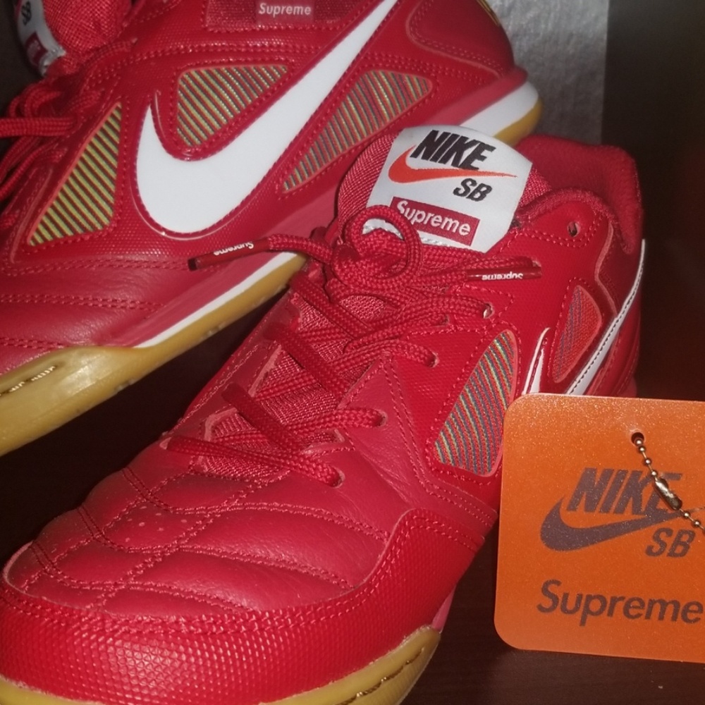 Suprem Nike Sb